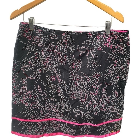 bently a. Y2K Perforated Black/ White Circle Overlay Mini Skirt I Size: 14 - Picture 3 of 13